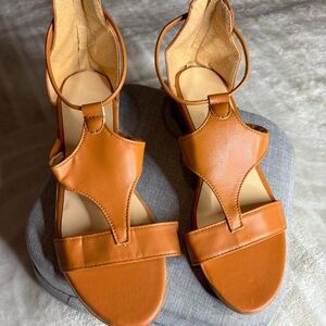 Elegant Tan Leather Sandals